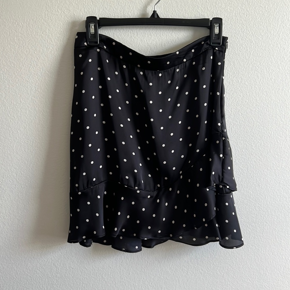 Ruffled lined polka dot mini.